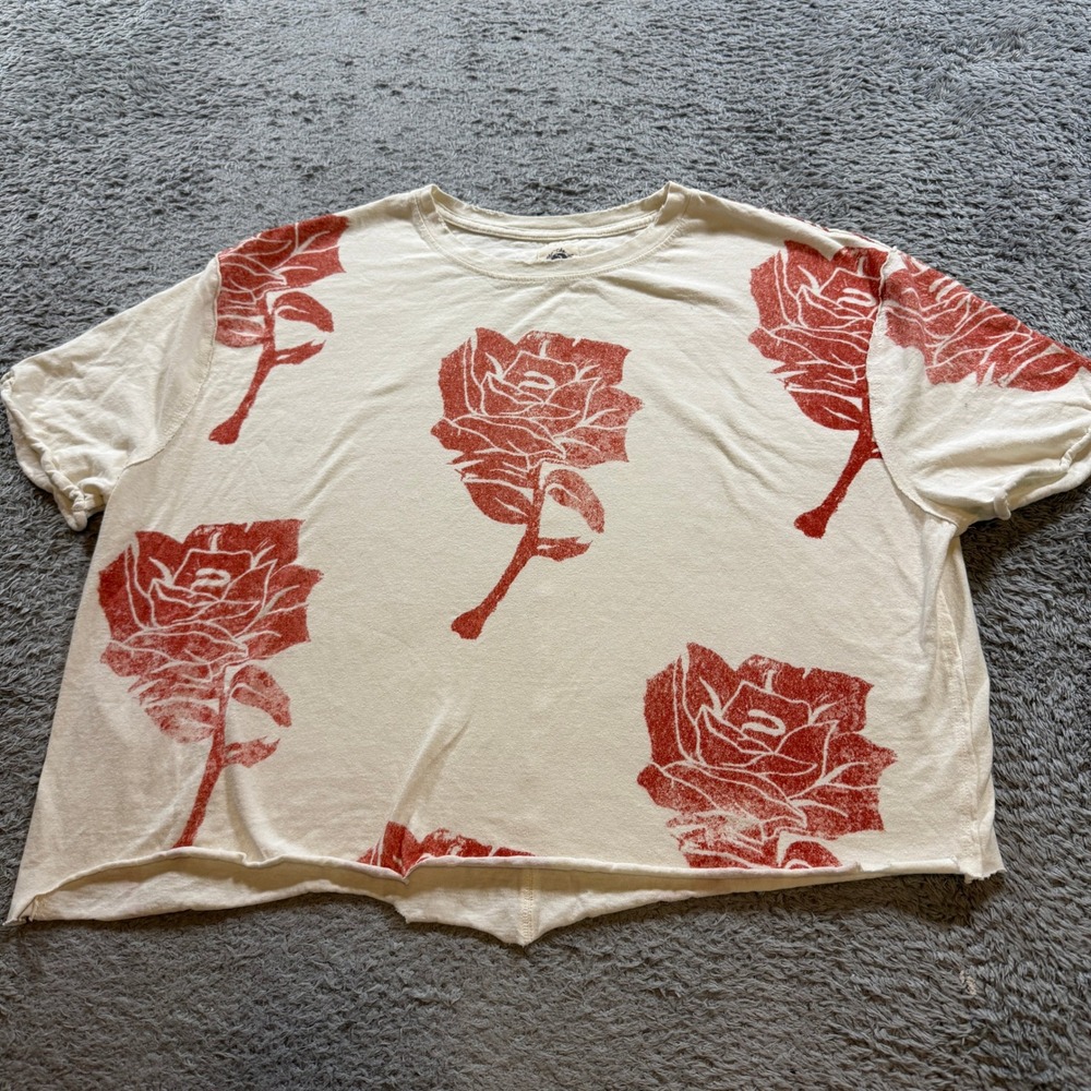 Free People We The Free Rose Print Crop Top Small Cream Red Floral Graphic Tee